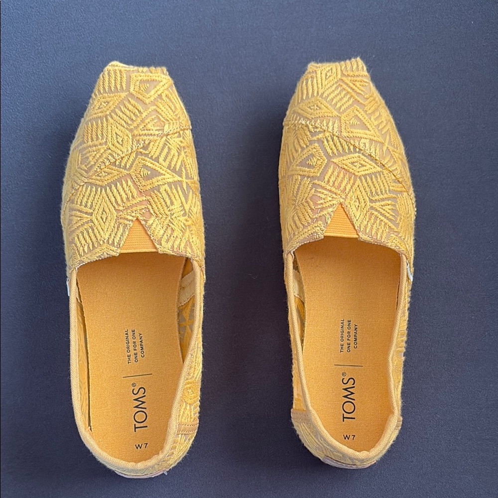 TOMS Alpargata Golden Yellow Geometric Lace Slip-Ons